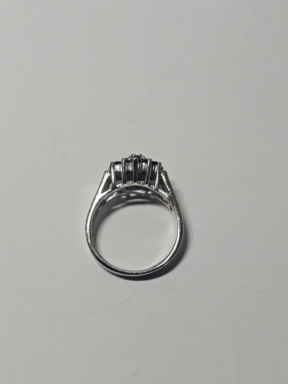 Sterling Silver 925 Ring With Cluster Of Dark Stones